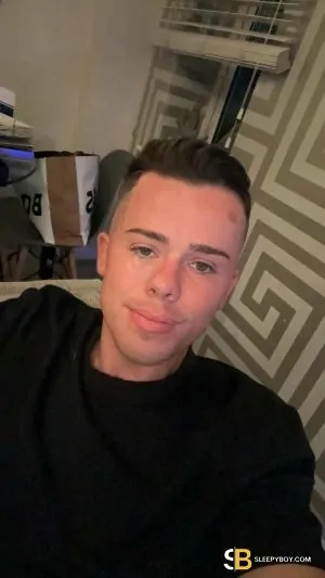 Gay Escort Lewis 29yr - role