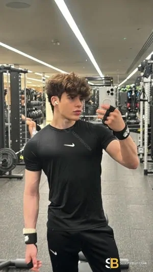 Gay Escort Jhon Evans 24yr - exhibitionism