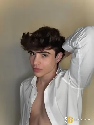 Gay Escort Jhon Evans 23yr - blowjob