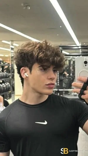 Gay Escort Jhon Evans 24yr - blowjob
