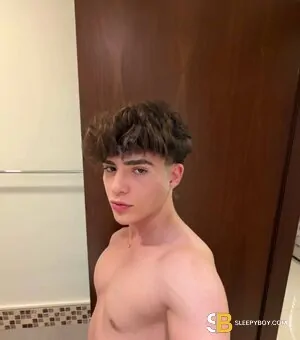 Gay Escort Jhon Evans 23yr - cum on face