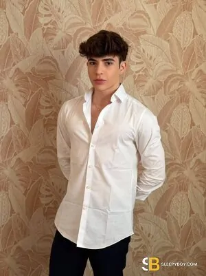 Gay Escort Jhon Evans 23yr - cum eating
