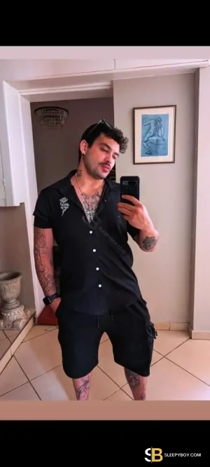 Bisexual Escort Richardxlboy 25yr - gangbang