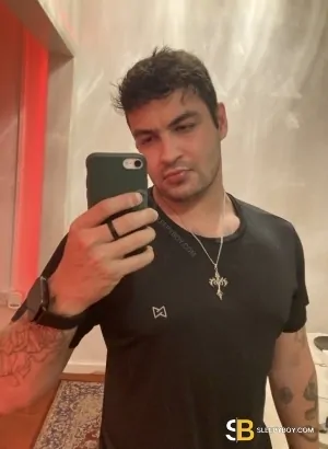 Bisexual Escort Richardxlboy 25yr - trios