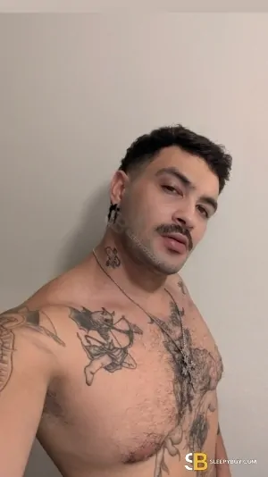 Bisexual Escort Richardxlboy 25yr - double penetration