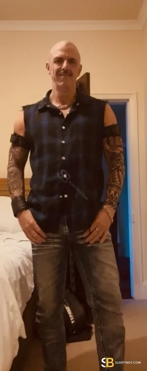 Gay Escort Nick 47yr - double penetration