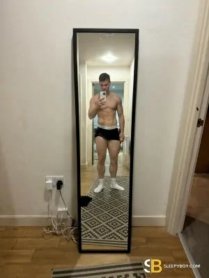Gay Escort Alfie 25yr - licking