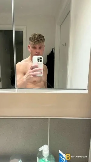 Bisexual Escort Alfie 25yr - double penetration