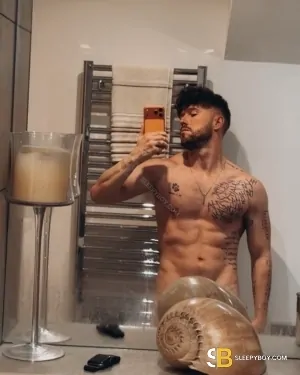 Gay Escort James (british) 33yr - massage