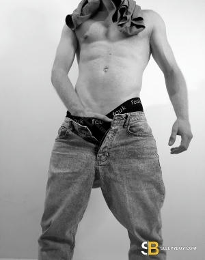 Bisexual Escort Str8 Master 32yr - trio m/f
