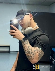 male rent boy Croydon Noan