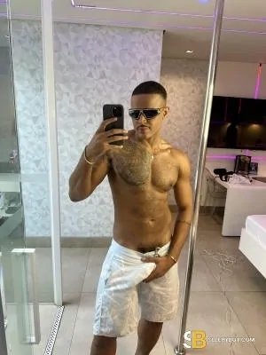 Bisexual Escort Leo Xxxl 23yr - licking