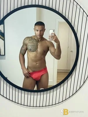Bisexual Escort Leo Xxxl 23yr - role