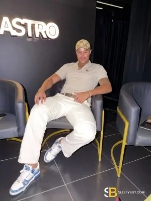 Bisexual Escort Kevin Xxxl 24yr - licking