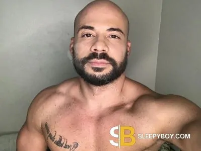 Bisexual Escort Matheus 28yr - sucking