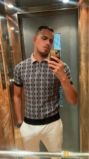 Gay Escort Bruno Melo 33yr - licking