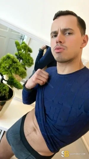 Gay Escort Bruno Melo 33yr - licking