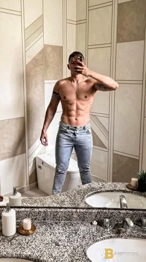 Bisexual Escort Gabriel Rossetto 28yr - sucking