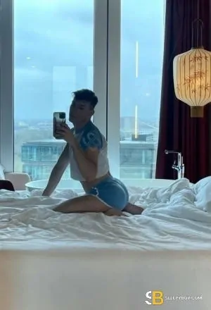Gay Escort Tommy 21yr - gangbang