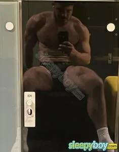 male escort London Vini