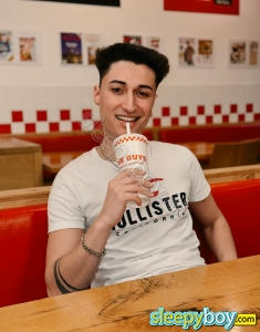 male rent boy London Filipe