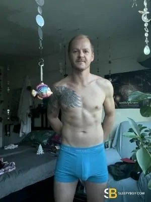 Gay Escort M; Mpb 30yr - licking