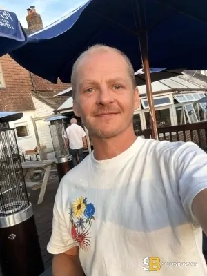 Gay Escort M; Mpb 30yr - role