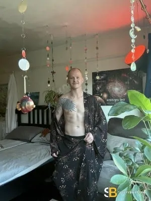 Gay Escort M; Mpb 30yr - role