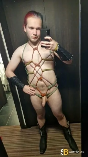 Bisexual Escort Eros 23yr - licking
