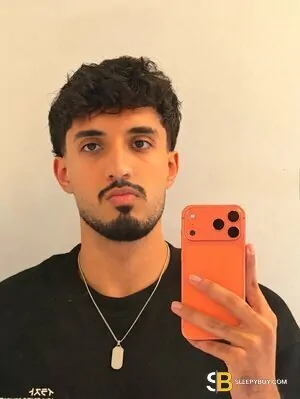 Gay Escort Hazzy 21yr - double penetration