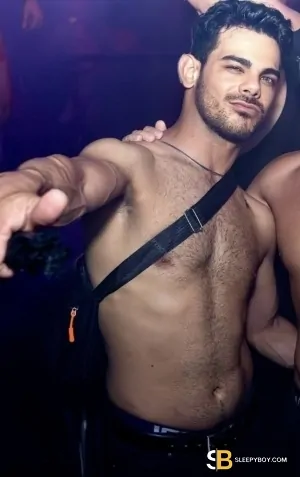 Gay Escort Marlon 27yr - double penetration