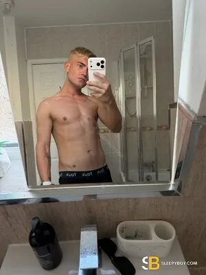 Gay Escort Jamie Holt 24yr - role