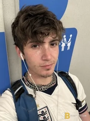 Bisexual Escort Aaron 19yr - always safe sex
