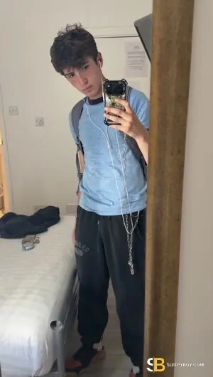 Bisexual Escort Aaron 19yr - massage