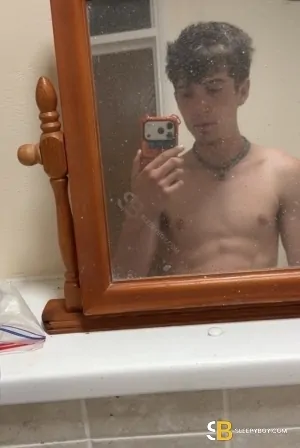 Bisexual Escort Aaron 19yr - massage