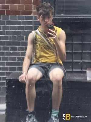 Bisexual Escort Aaron 19yr - hotel dates