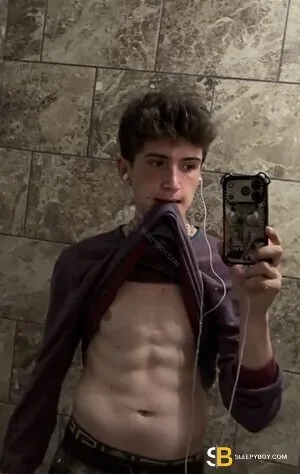 Bisexual Escort Aaron 19yr - always safe sex
