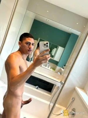 Bisexual Escort Derick 23yr - licking
