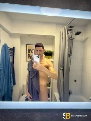 Bisexual Escort Derick 23yr - sucking