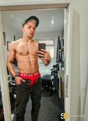 Gay Escort Lance 36yr - trios