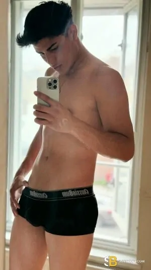 Bisexual Escort Caio 23yr - licking