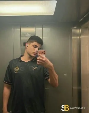 Bisexual Escort Caio 23yr - licking