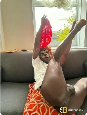 Gay Escort Mikky 27yr - licking