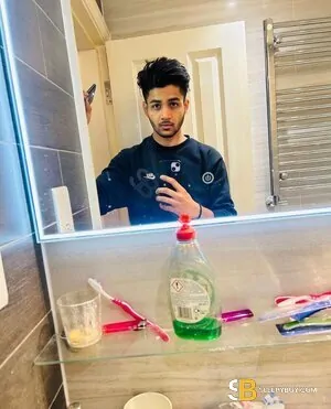 Bisexual Escort Reza 23yr - double penetration