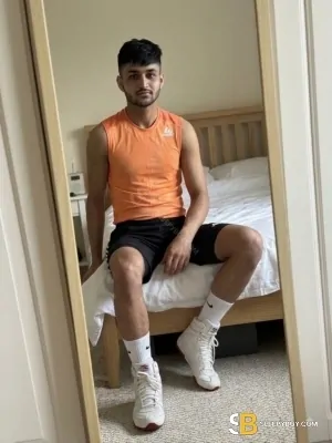 Bisexual Escort Reza 23yr - double penetration