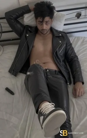 Bisexual Escort Reza 23yr - double penetration