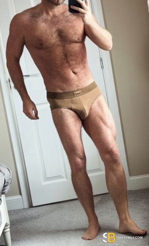 Gay Escort Benji 37yr - trios