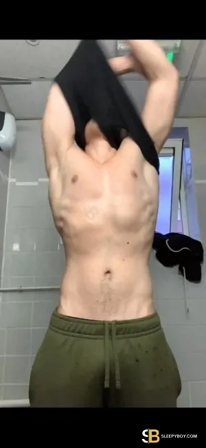Gay Escort Tav 27yr - sucking