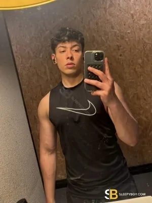 Gay Escort Tav 27yr - sucking