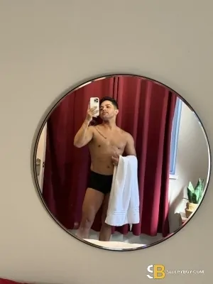 Bisexual Escort Tony 24yr - licking